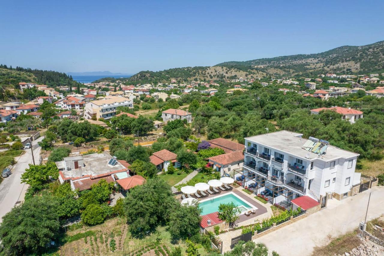 Nicolas Sivota Exterior photo
